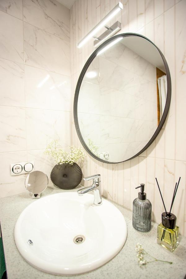 Luxury Apartment With 2 Bedrooms In The City Center Mikołajów Zewnętrze zdjęcie